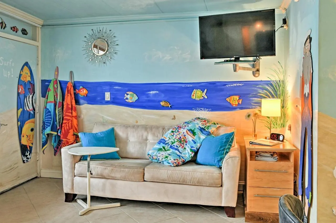 Colorful Virginia Beach Studio - Steps To Beach!