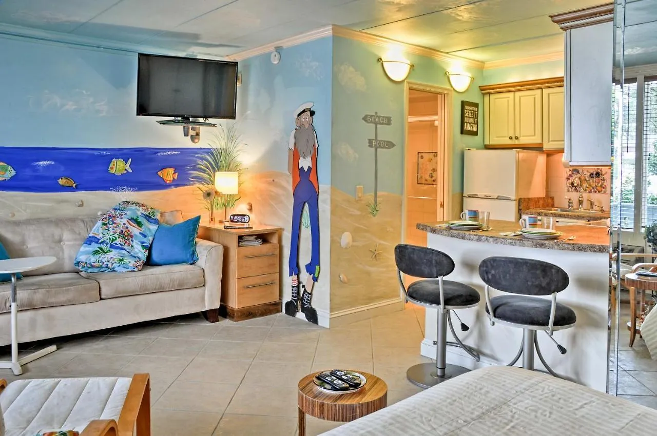 Apartment Colorful Virginia Beach Studio - Steps To Beach!