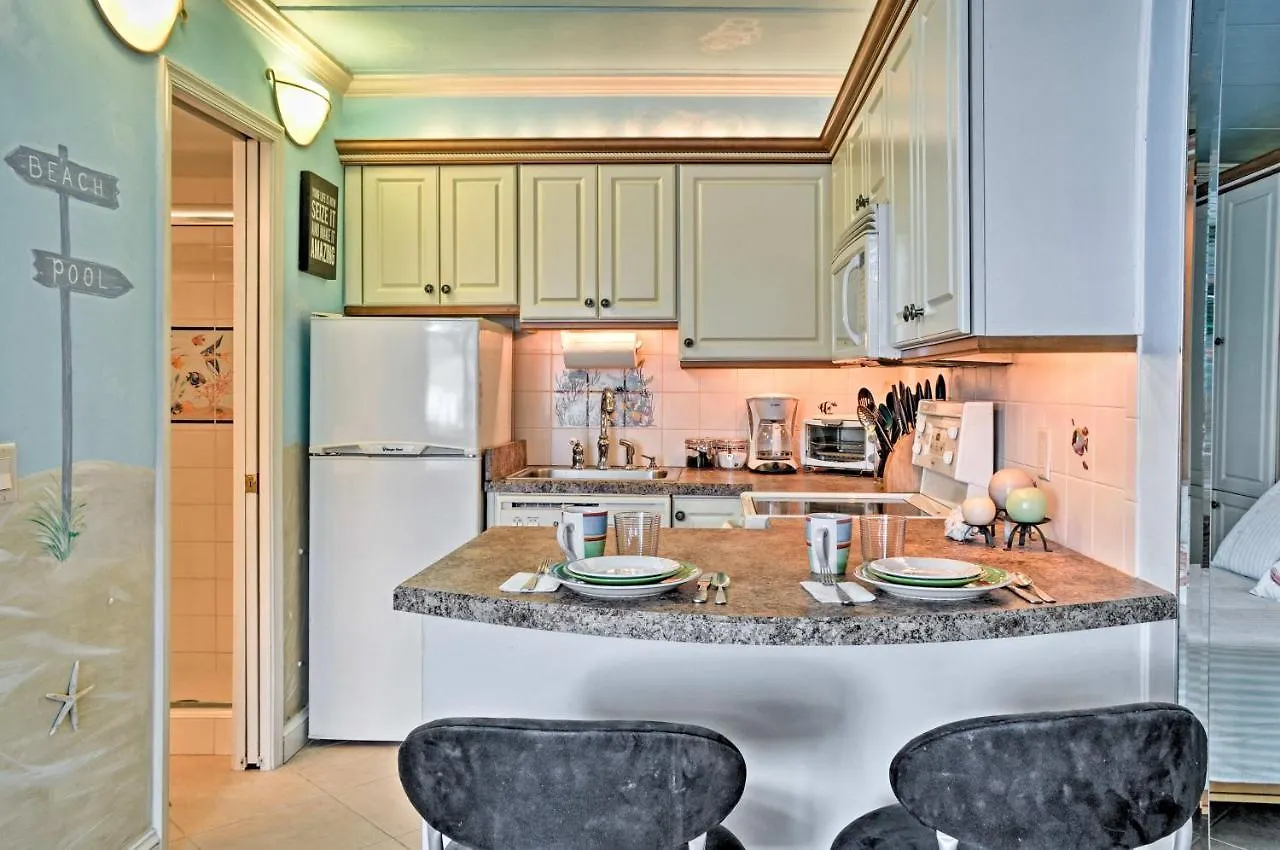 Apartment Colorful Virginia Beach Studio - Steps To Beach!