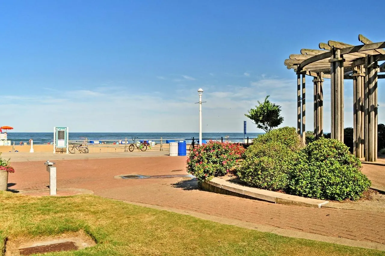 Apartment Colorful Virginia Beach Studio - Steps To Beach!