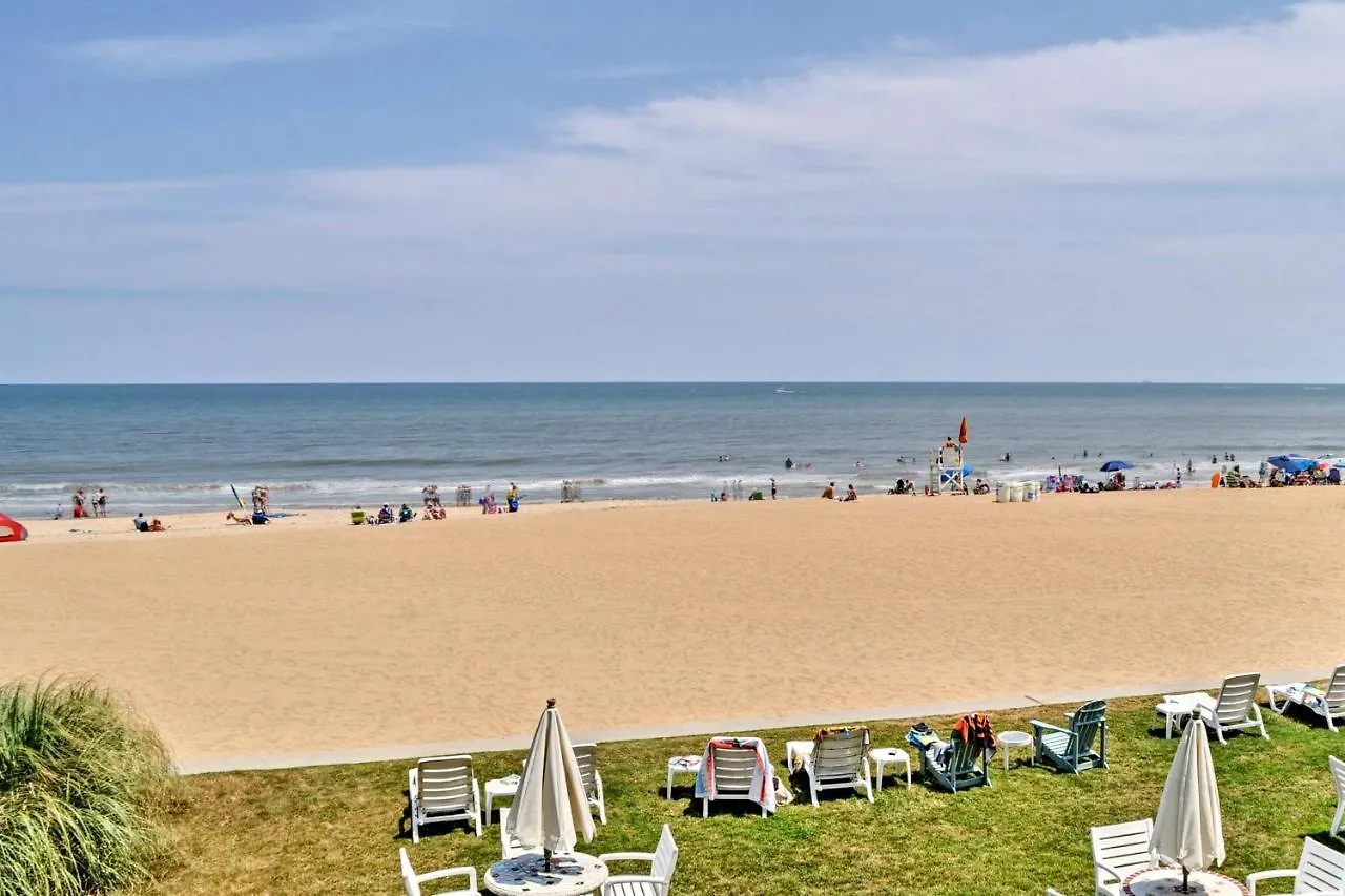 Colorful Virginia Beach Studio - Steps To Beach! United States