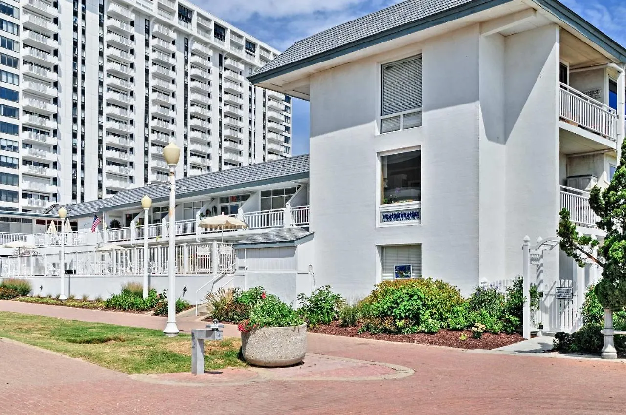 Colorful Virginia Beach Studio - Steps To Beach! United States